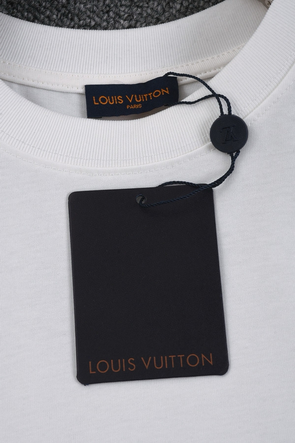 ブランドTシャツ側面デザイン